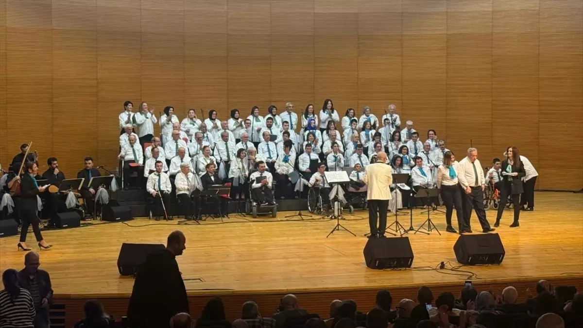 Bursa\'da Türkülerle Birlikte Konser
