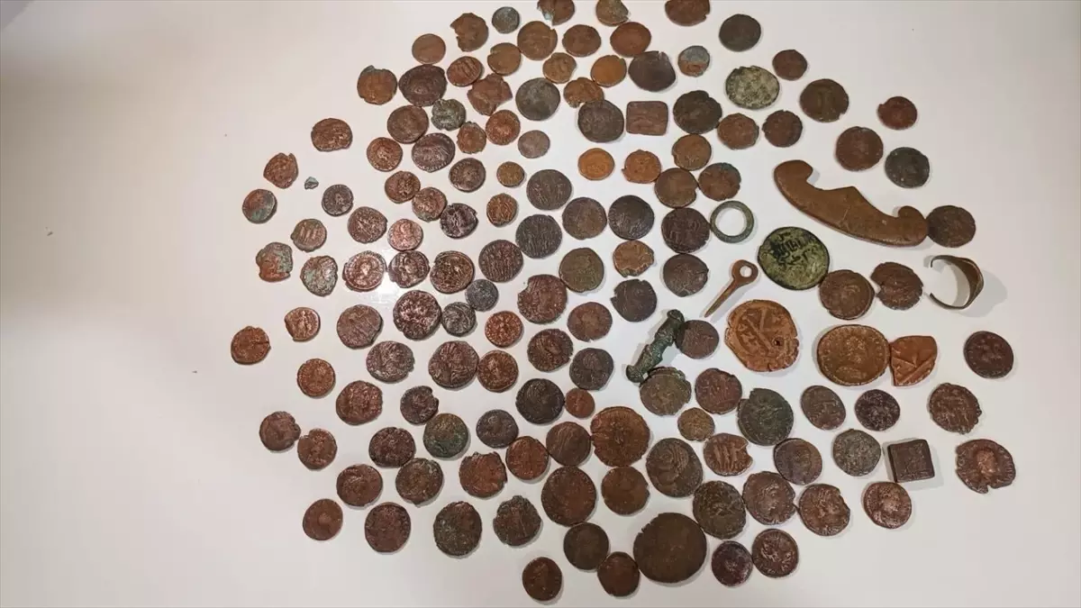 İznik\'te Tarihi Sikkeler Ele Geçirildi