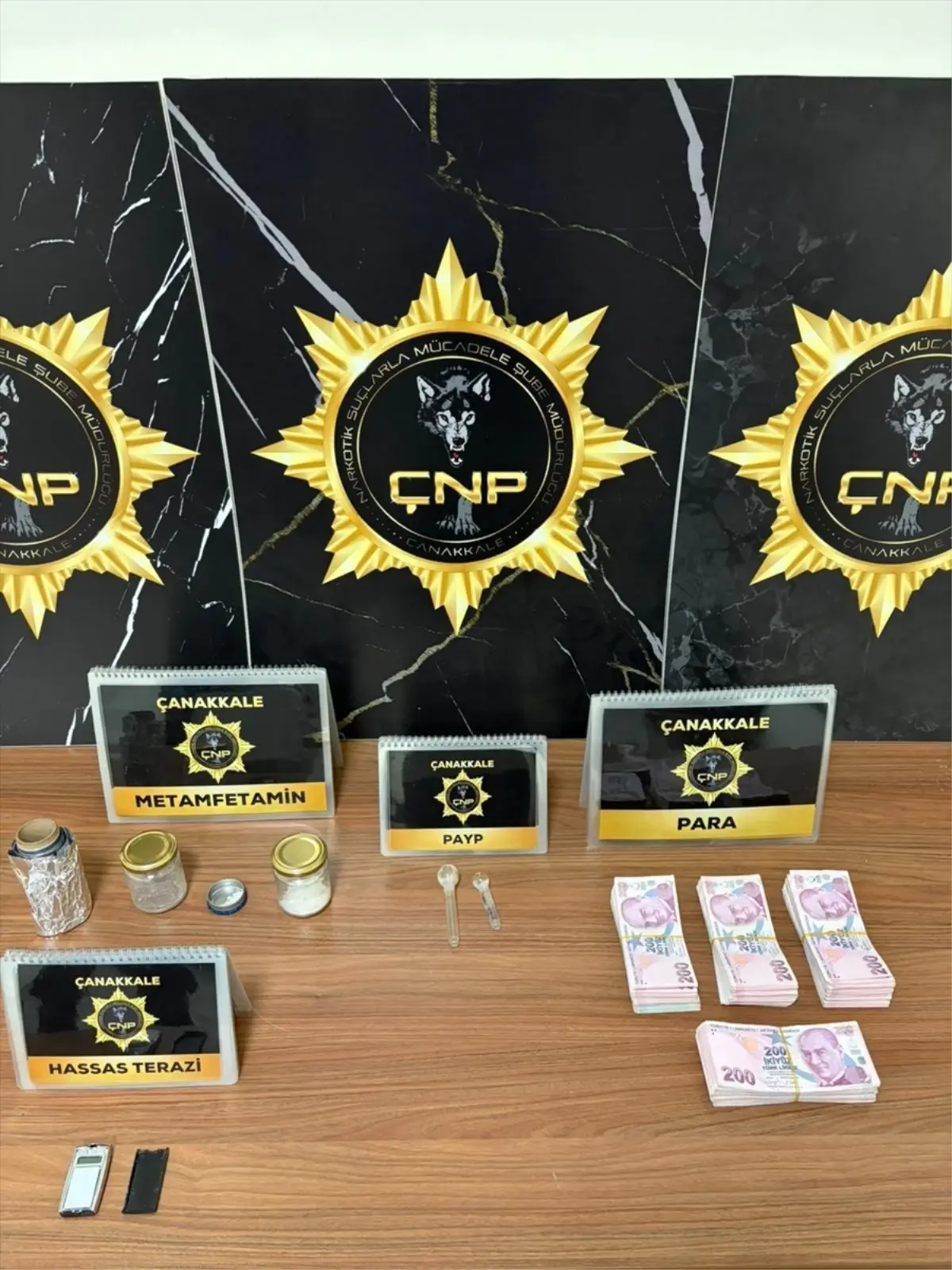 Çanakkale\'de Uyuşturucu Operasyonu: 3 Tutuklama