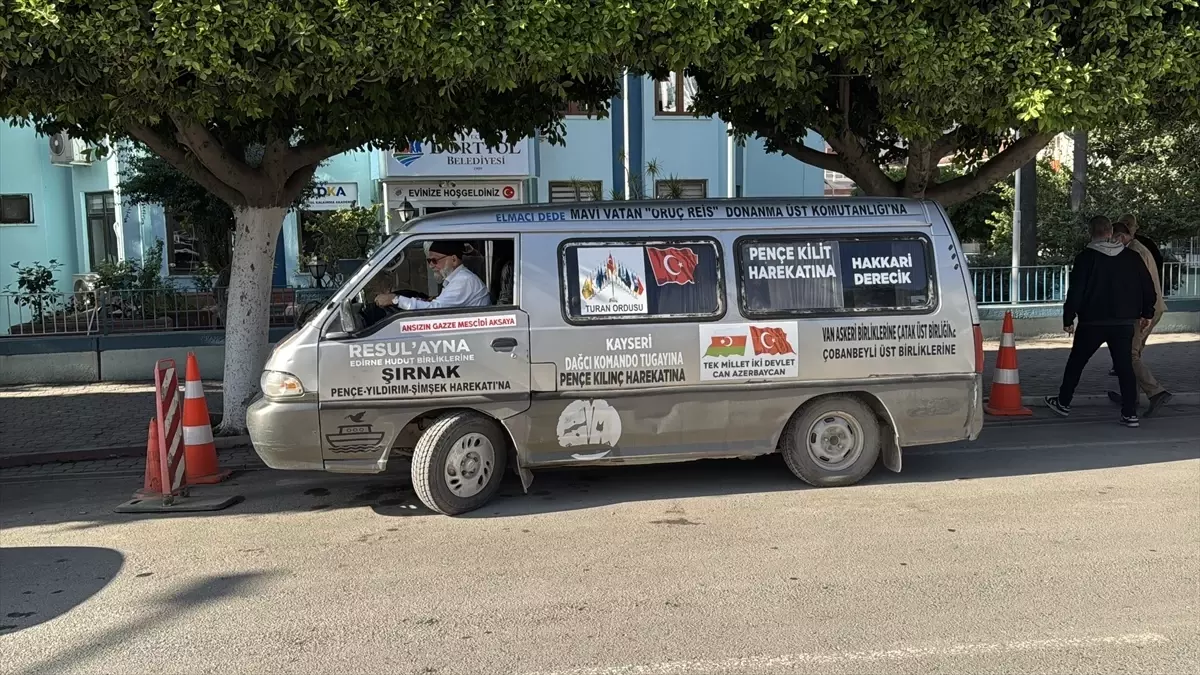 Elmacı Dede, Askerlere Mandalina Gönderiyor