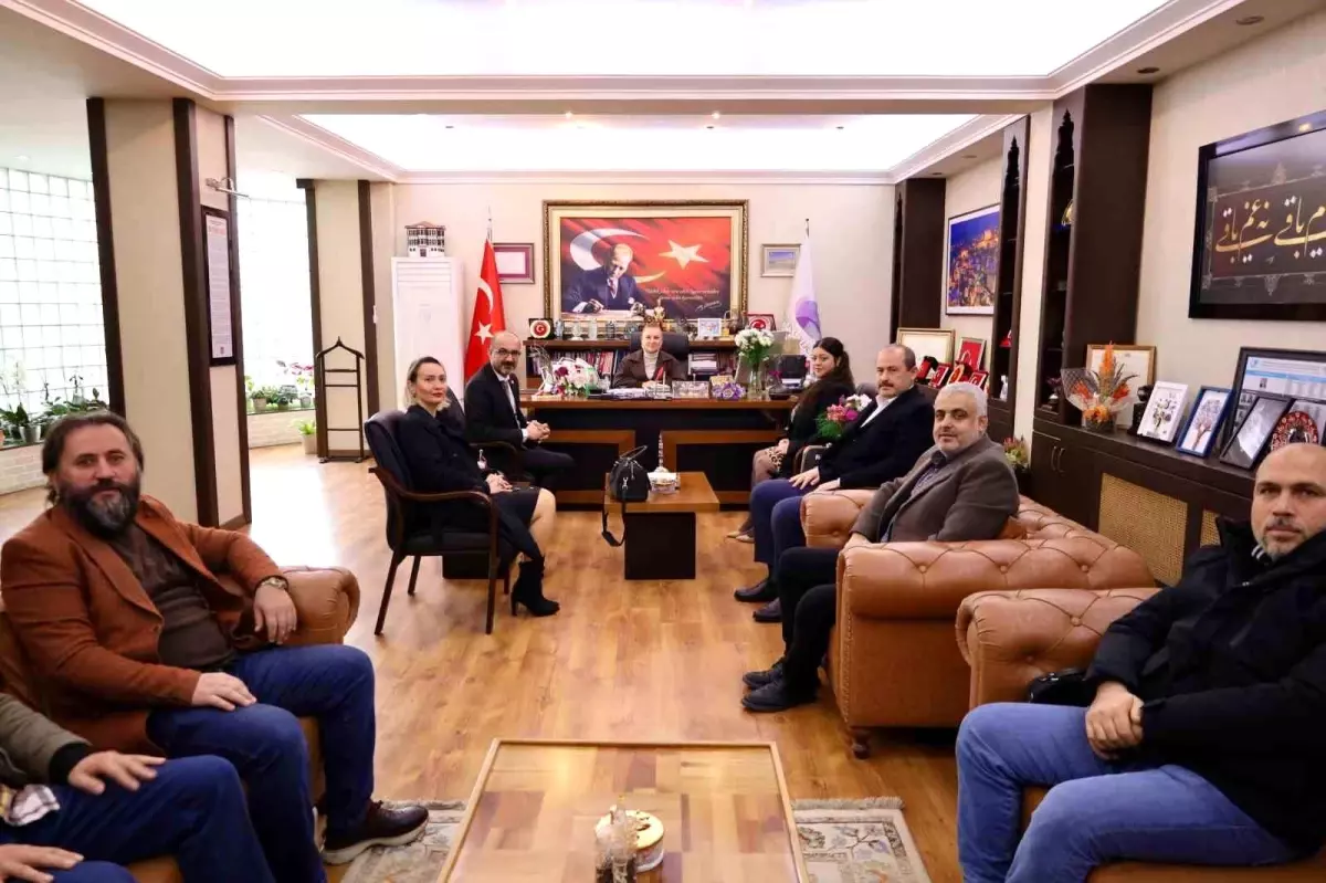 Emlak Danışmanları Birliği Başkanı Tunçözgür ve üyeleri Köse ile görüştü