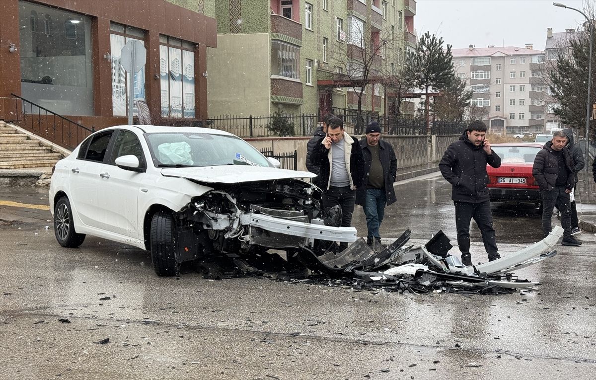 Erzurum\'da Trafik Kazası: 4 Yaralı