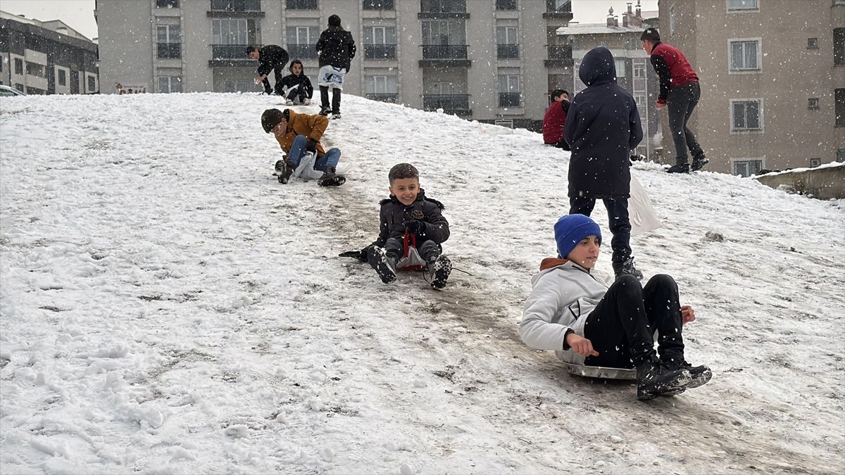 Erzurum\'da Kar Eğlencesi