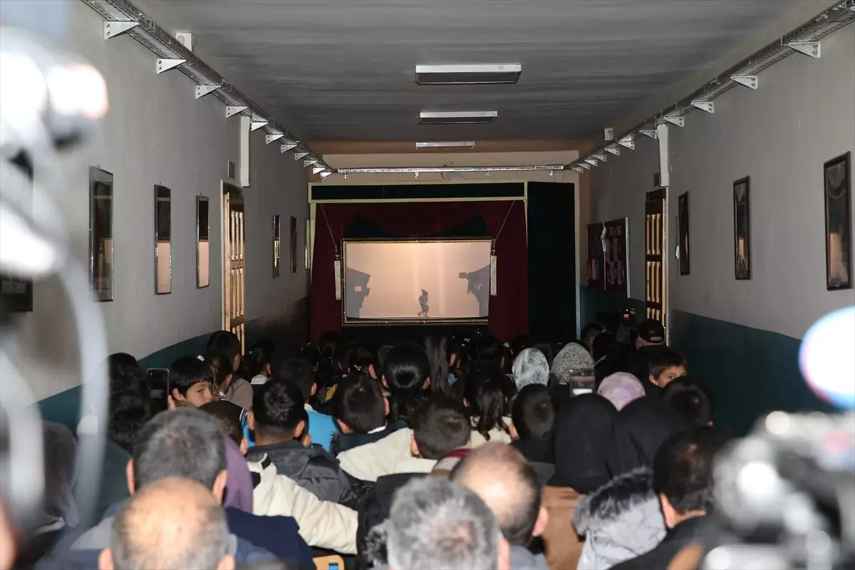 Köyde Tiyatro Şenliği