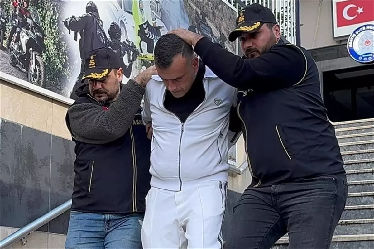 Fatih\'te Kiracı Ev Sahibine Saldırdı