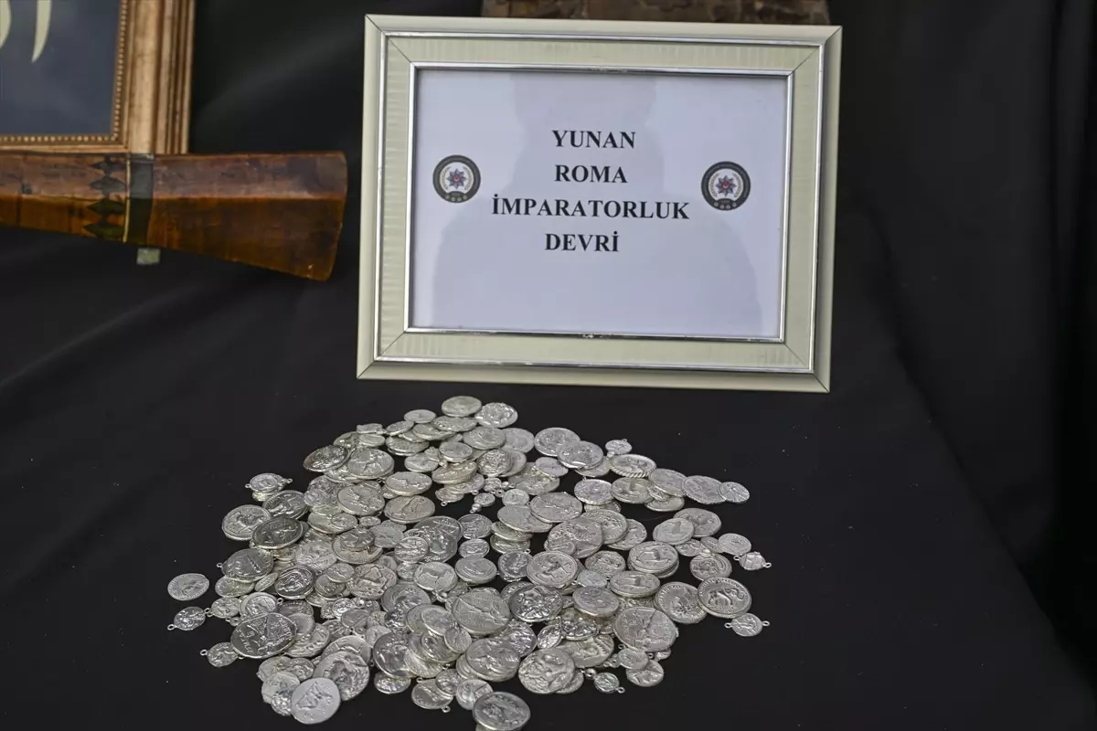 İstanbul\'da Tarihi Eser Kaçakçılığı Operasyonu