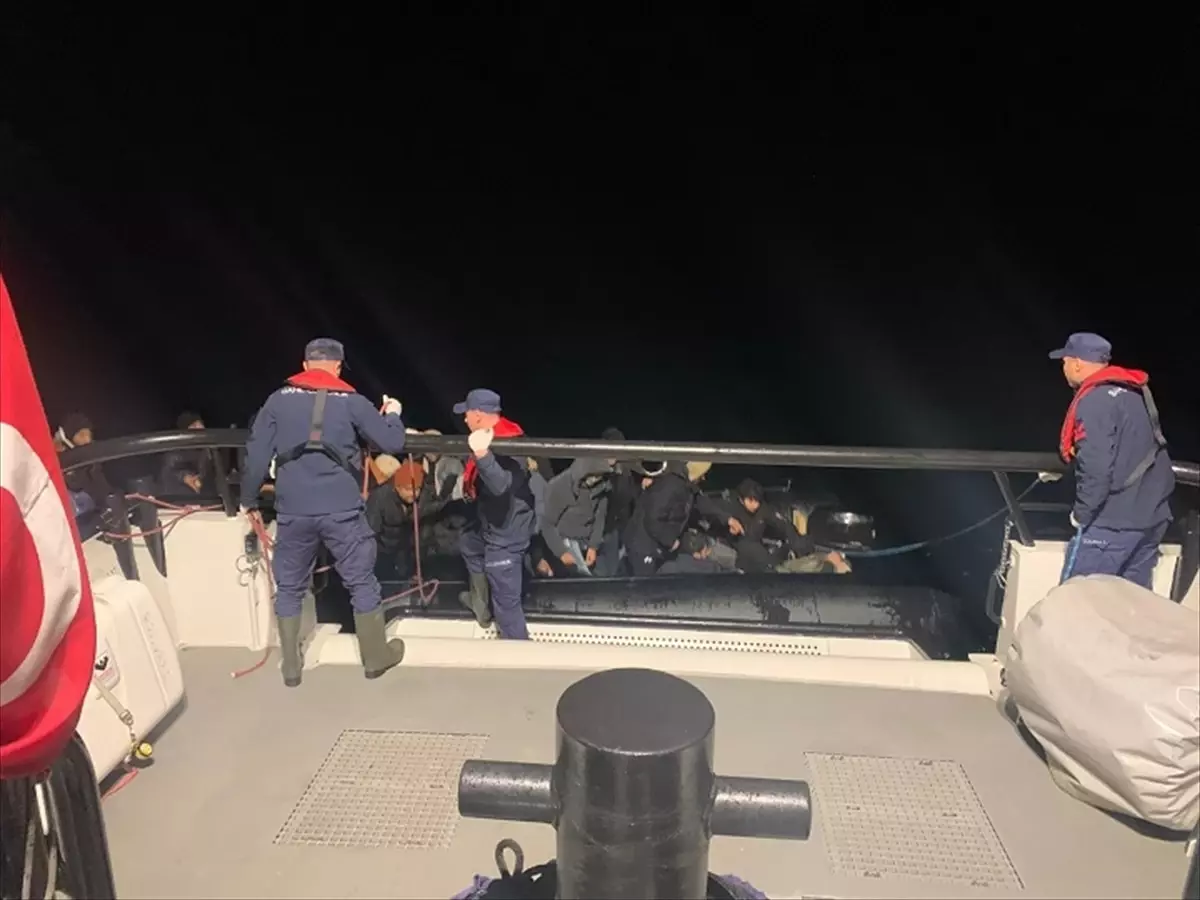 Çeşme ve Dikili\'de 68 Göçmen Kurtarıldı