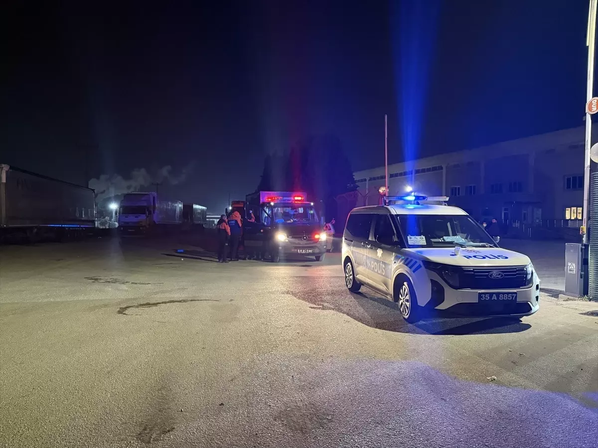 Kemalpaşa\'da Kimyasal Sızıntı: 5 İşçi Hastaneye Başvurdu