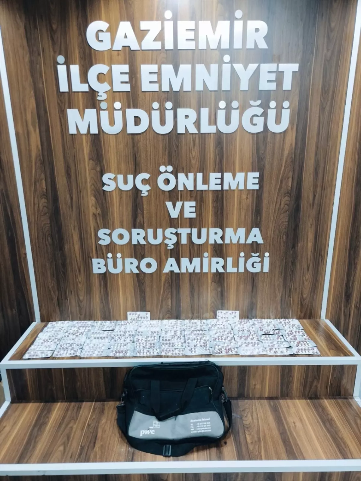 Gaziemir\'de Uyuşturucu Operasyonu