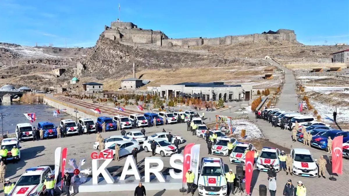 Kars\'a 60 Yeni Güvenlik Aracı