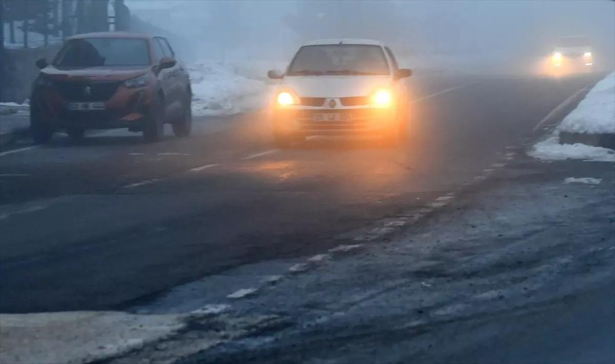 Sarıkamış\'ta Sis Etkili Oldu