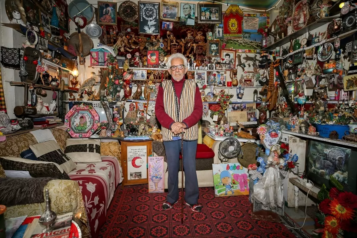 92 Yaşındaki Kazım Ertaş\'ın Hatıra Eşya Koleksiyonu