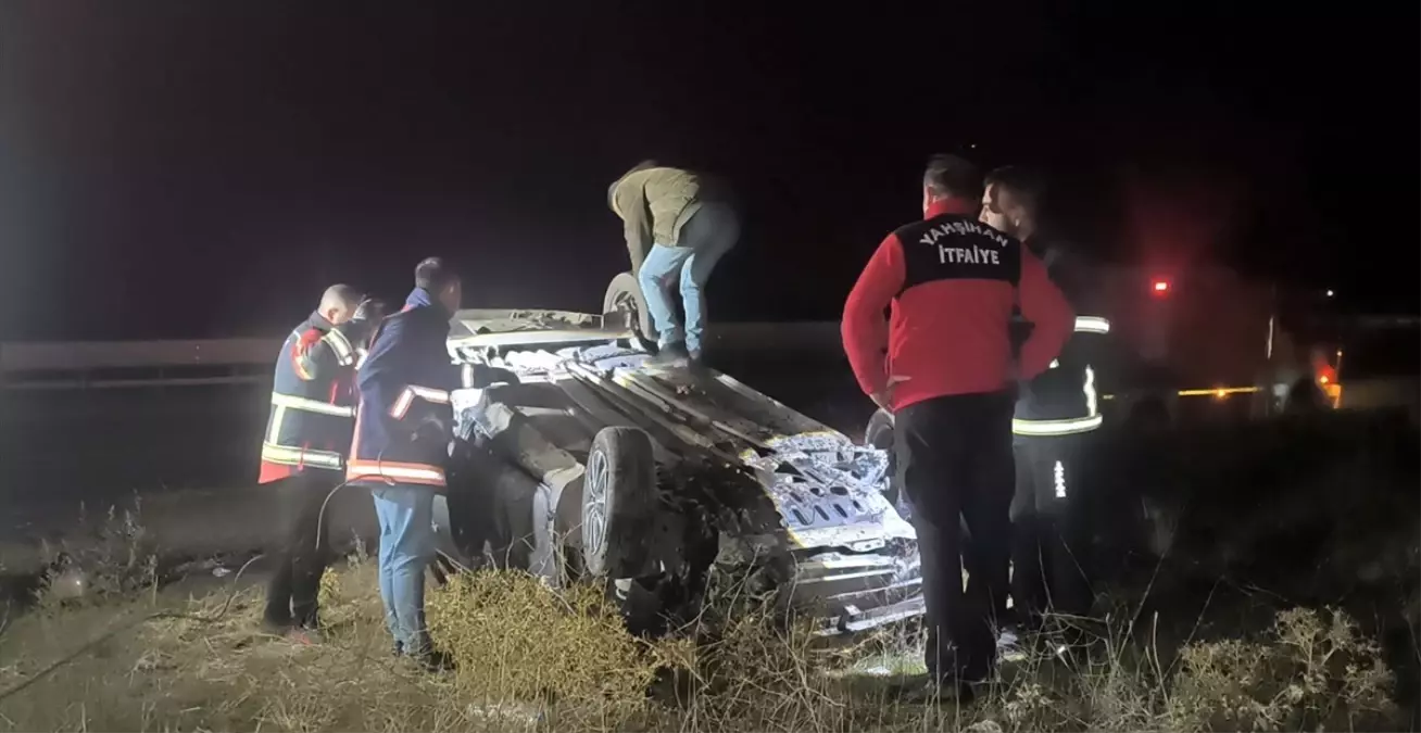 Kırıkkale\'de Otomobil Devrildi: 3 Yaralı