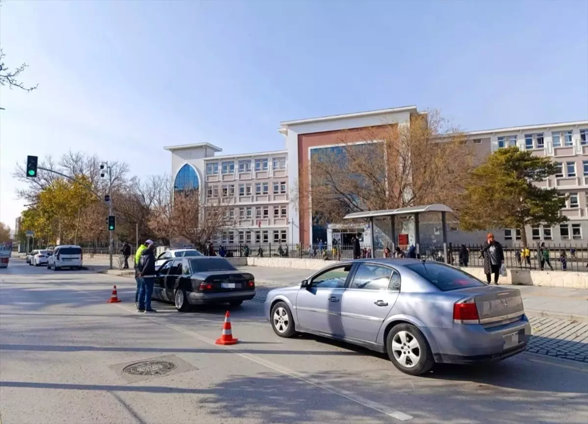 Kırşehir\'de Okul Çevrelerine Şok Denetim