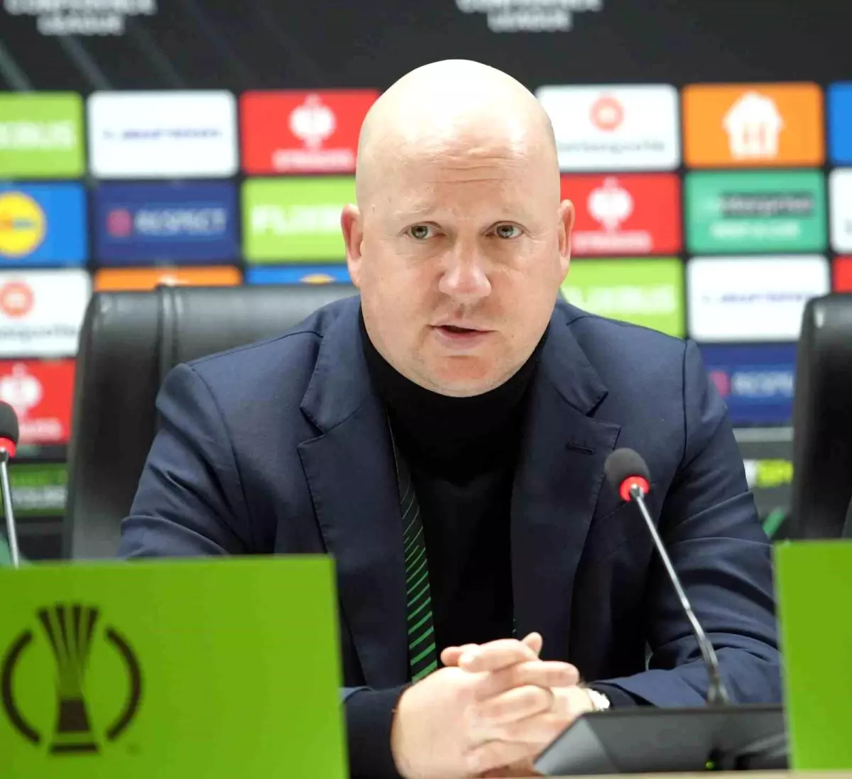 AEK Atina Lideri Yendi