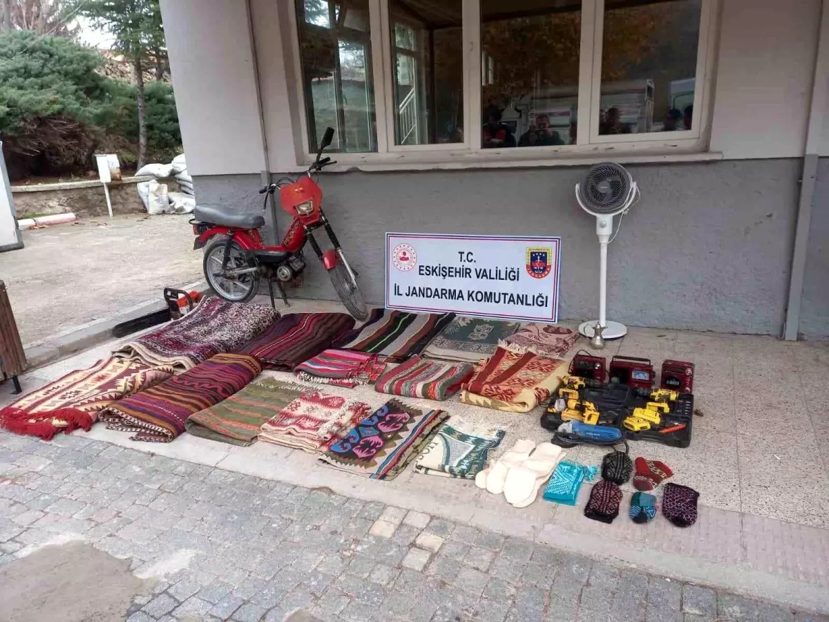 Mezarcı Kılığında Hırsızlık