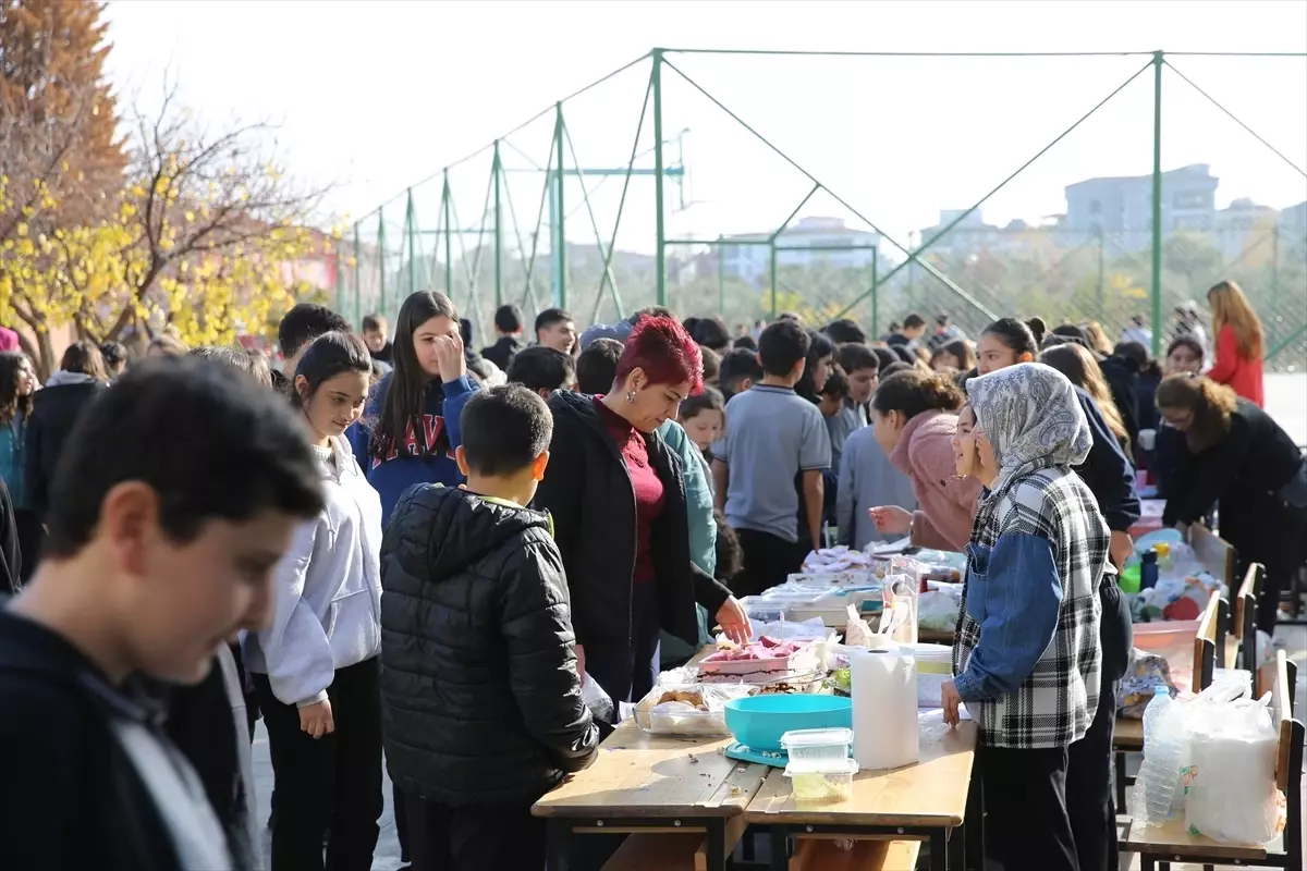 Öğrencilerden İhtiyaç Sahiplerine Destek