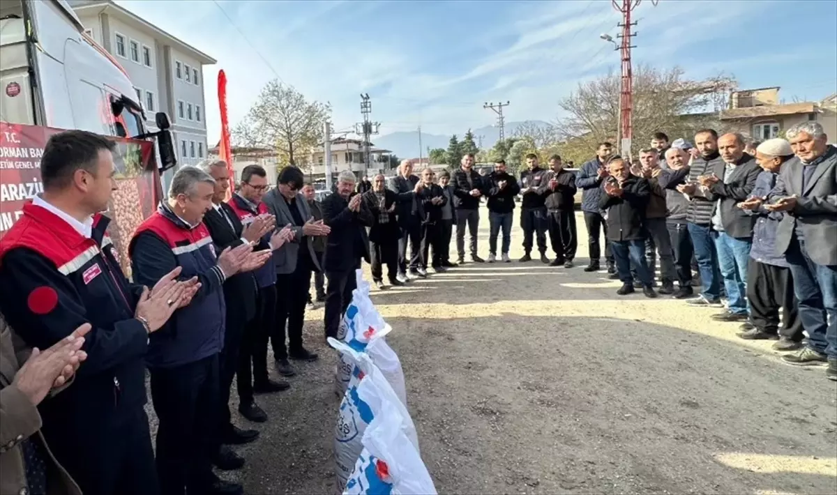 Osmaniye’de Tohumluk Nohut Dağıtımı