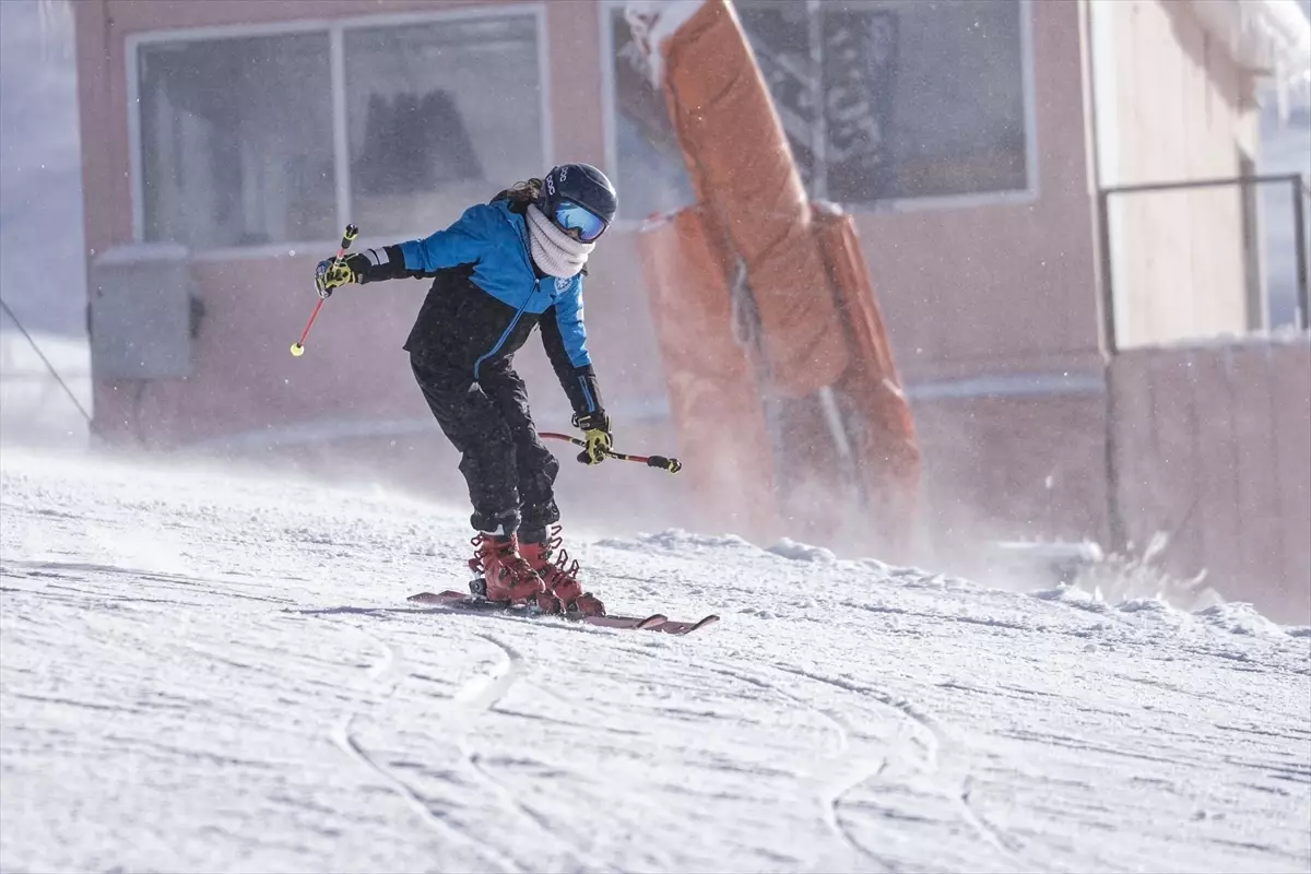 Kayak Sezonu Palandöken ve Sarıkamış\'ta Başladı