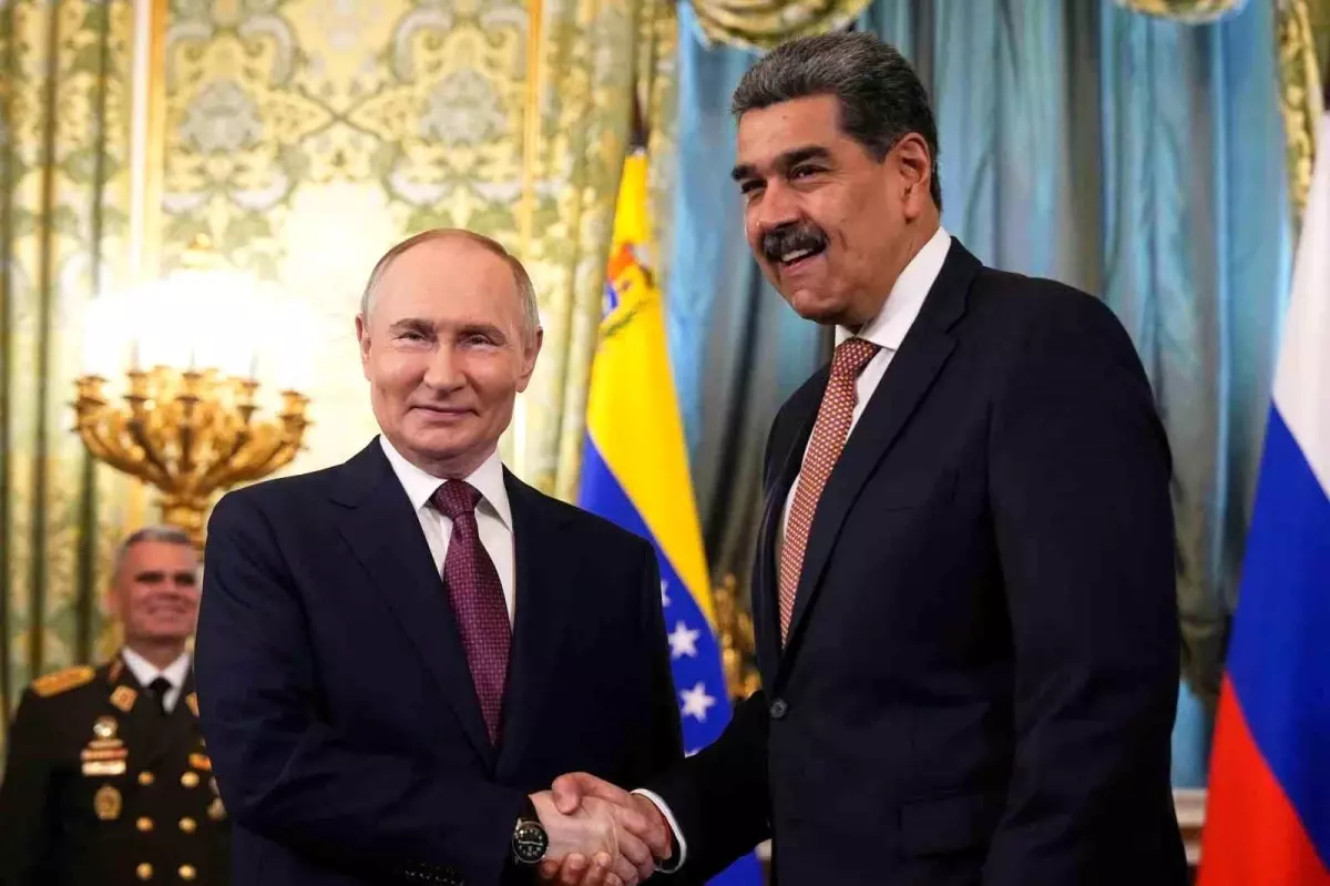 Putin\'den Maduro\'ya destek telefonu