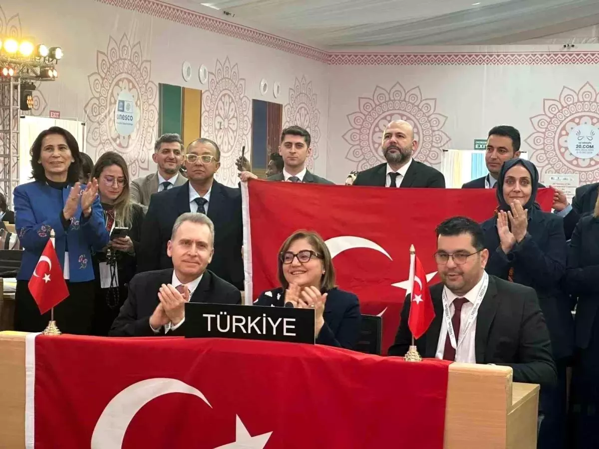 Şahin\'in girişimiyle el emeği göz nuru Antep İşi Nakışı UNESCO tarafından tescillendi