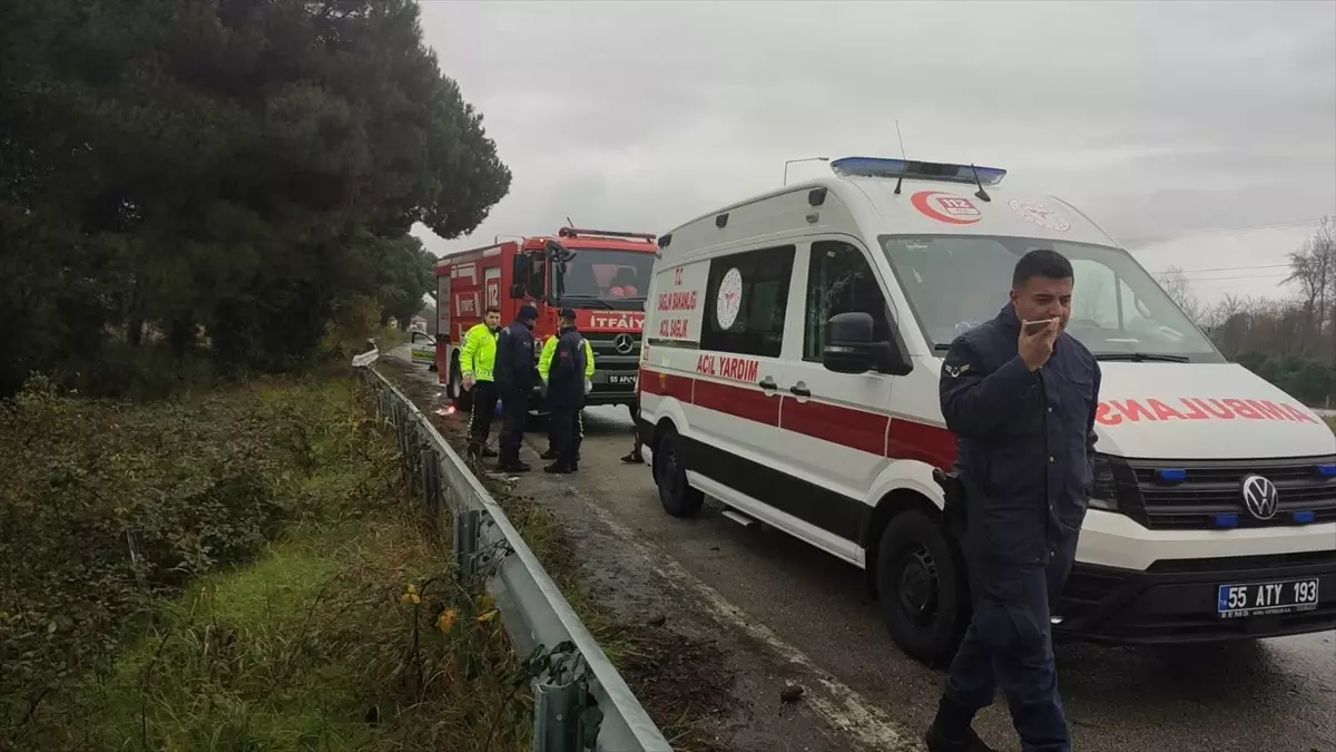 Samsun\'da Otomobil Devrildi, Sürücü Yaralandı