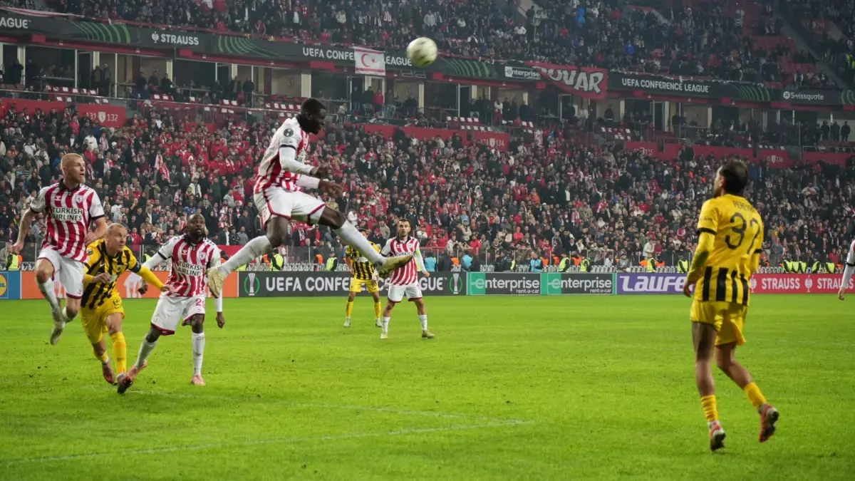 Samsunspor, AEK\'ya 2-1 Kaybetti