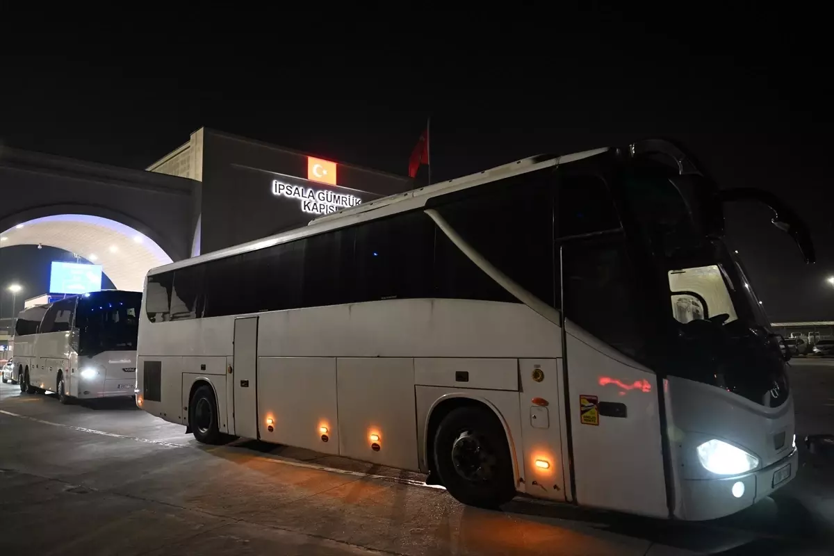 AEK Taraftarları Türkiye\'ye Giriş Yaptı