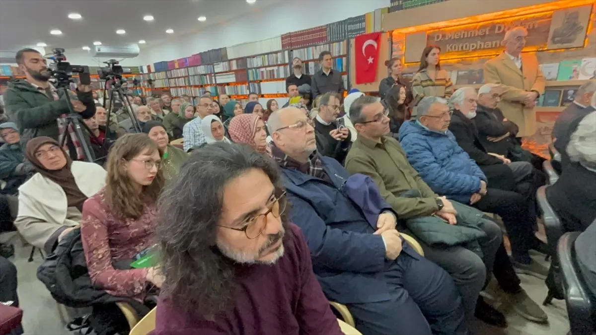 Ahmet Özhan\'a Minyatür Hediye