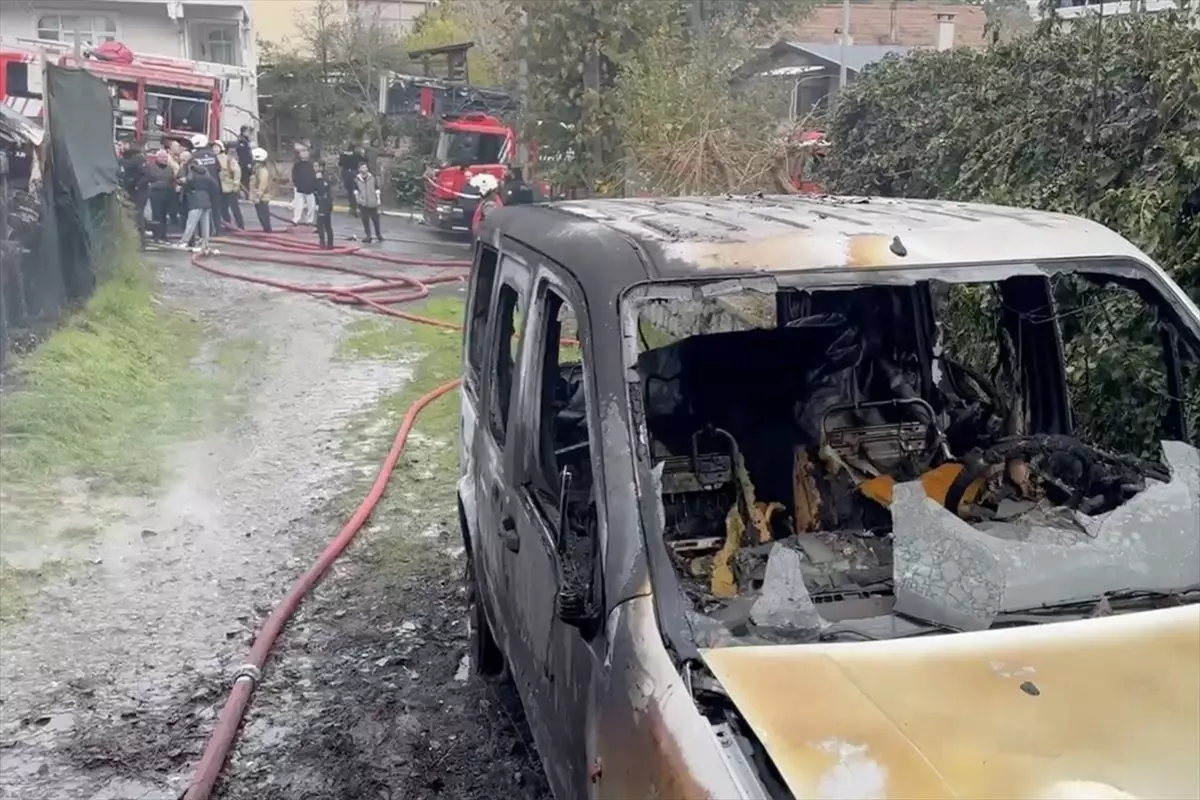 Sarıyer\'de Oto Tamirhanesinde Yangın