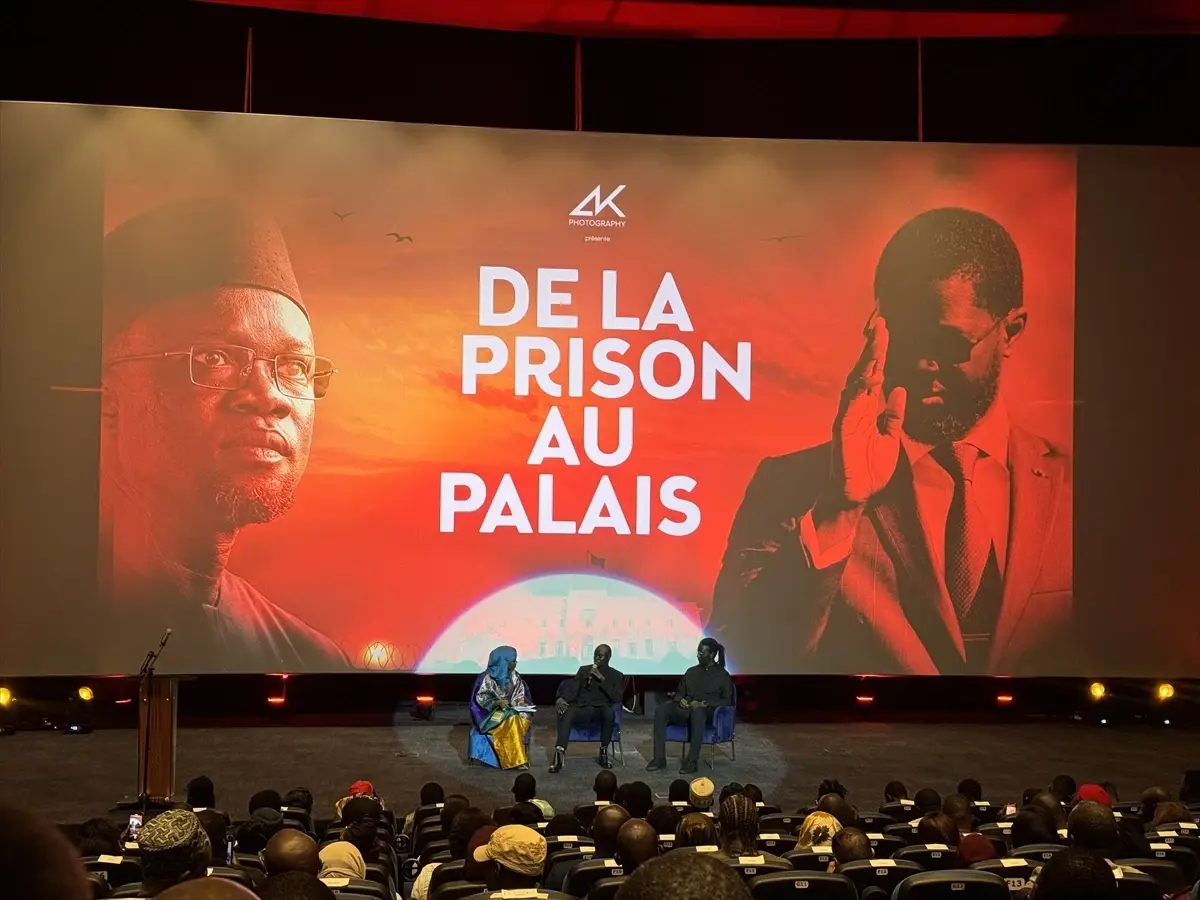 Cumhurbaşkanı Faye\'ın Belgeseli Galada