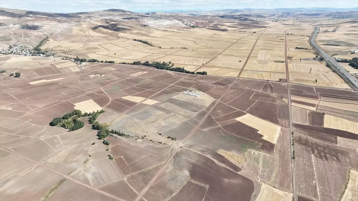 Sivas\'ta Arazi Toplulaştırma Çalışmaları Devam Ediyor