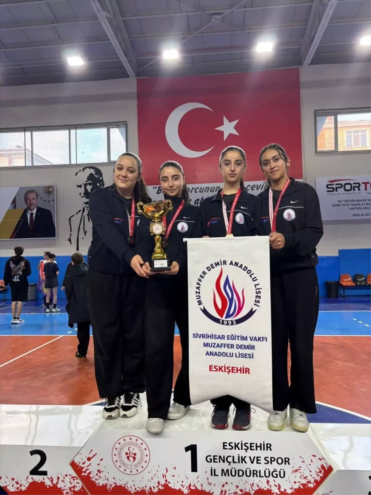 SEV Lisesi Masa Tenisi Şampiyonu