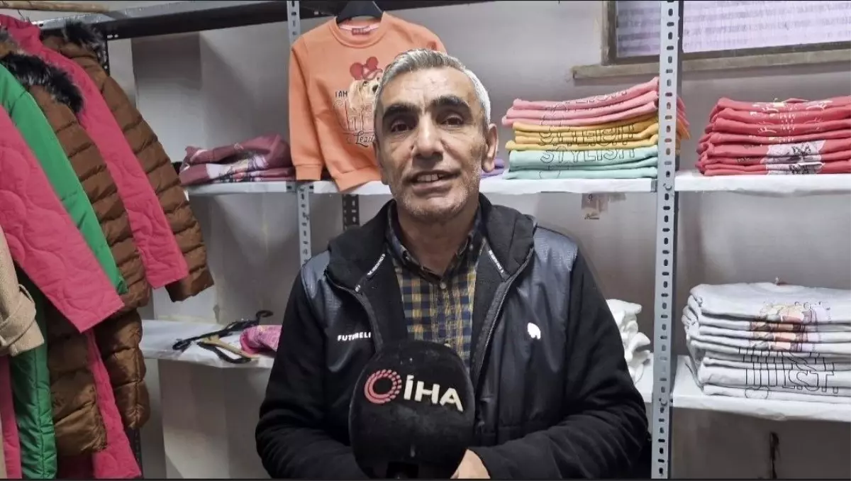 Sultangazi\'de paranın geçmediği AVM Açıldı