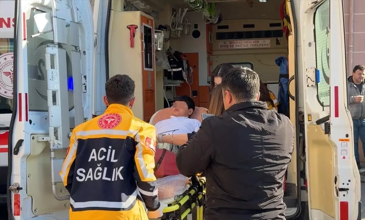 Demir Çit Saplanan Öğrenci Hastaneye Kaldırıldı