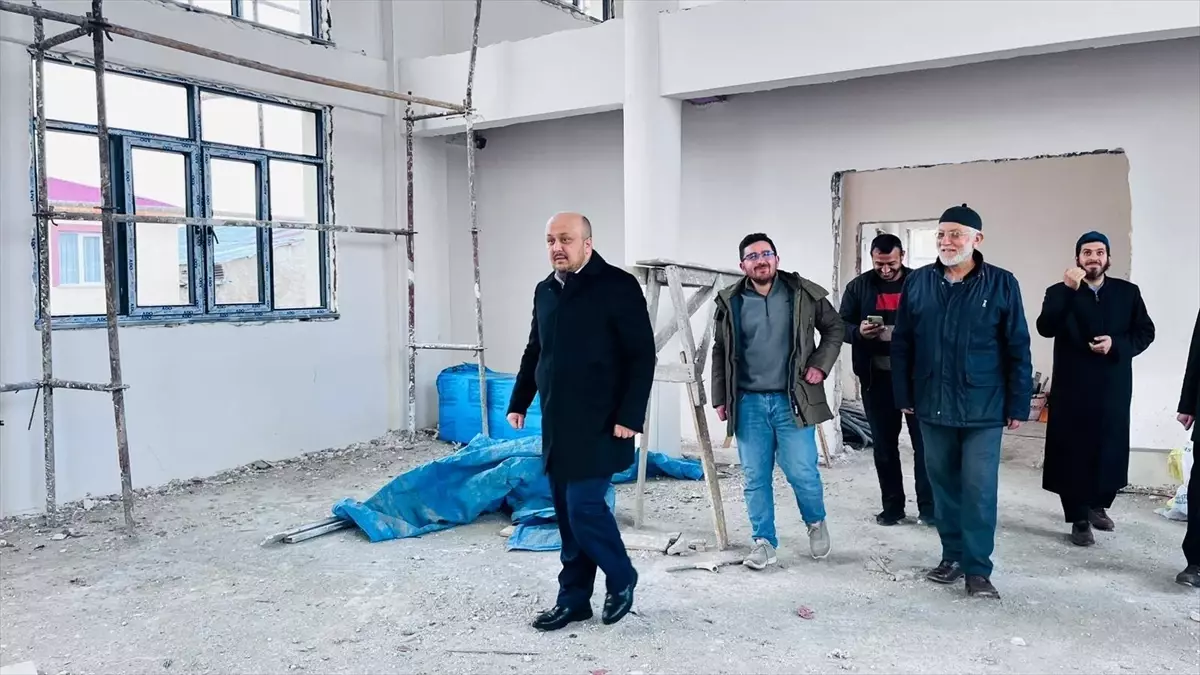 Kazanpınar Köyü\'nde Cami İnşaatı Devam Ediyor