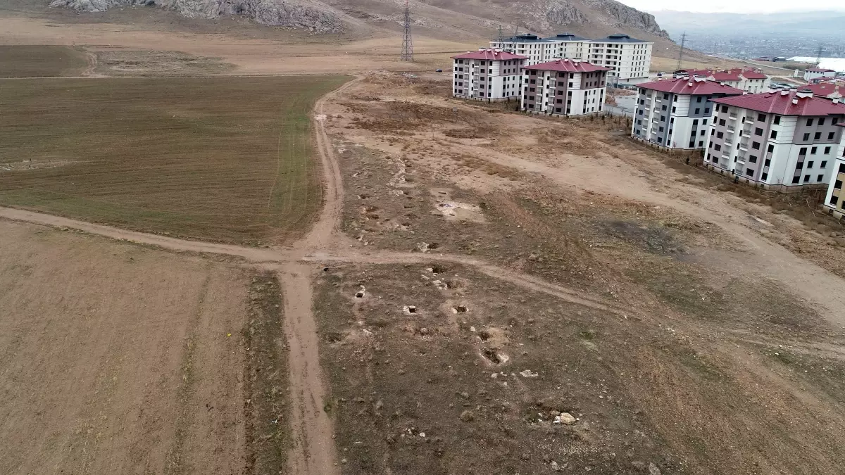 Urartu Nekropolü Definecilerin Hedefi Oldu