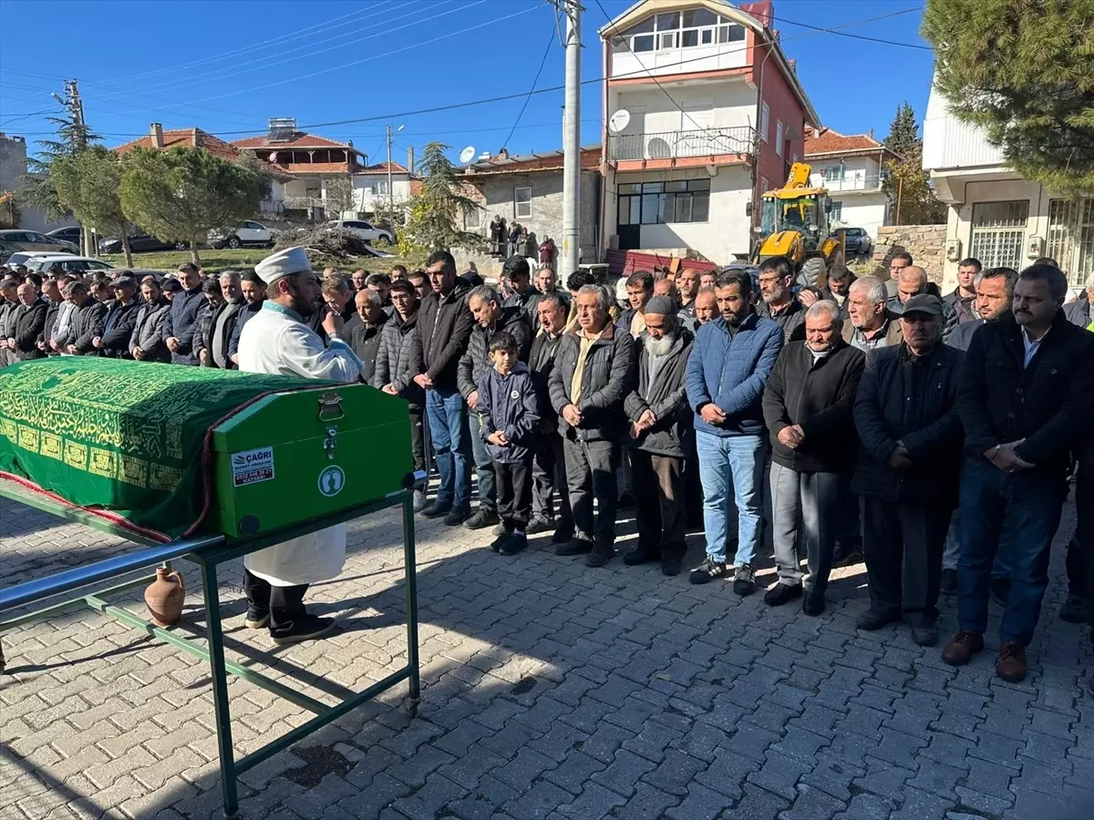 Eşme\'de Kaza: Dulay Çifti Toprağa Verildi
