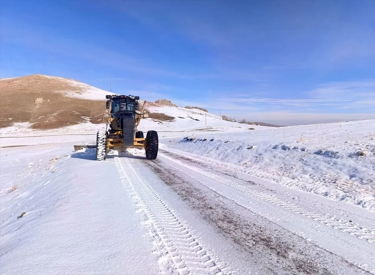 Van\'da Kapalı 14 Yerleşim Yeri Yolu Açıldı