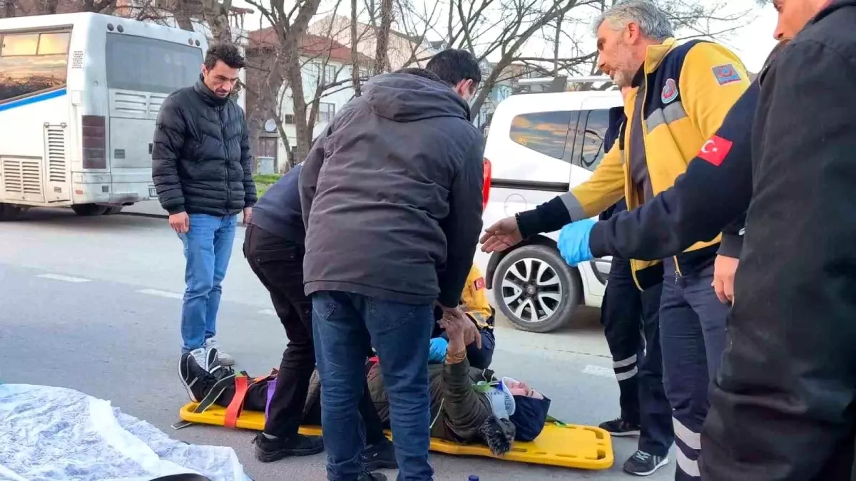 İnegöl\'de Motosiklet Kazası: 4 Yaralı