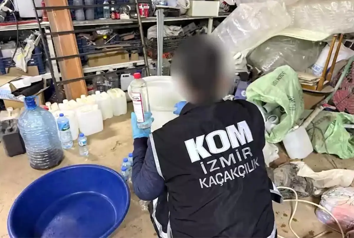 İzmir\'de Yılbaşı Öncesi Kaçak İçki Operasyonları