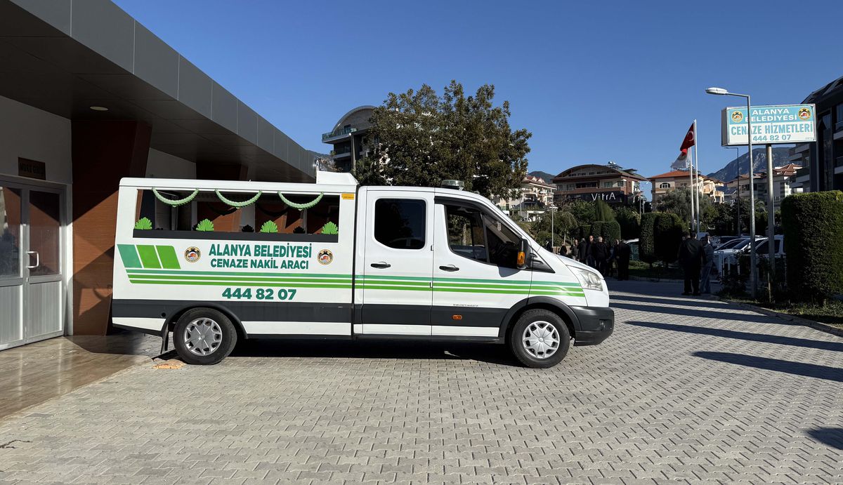 Emlakçı Dayı Cinayeti: Deniz Şişman Toprağa Verildi
