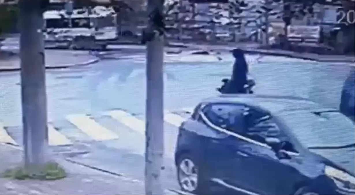 İlkokul öğrencisi Miraç İslam Efe\'ye minibüs çarptı: Hayatını kaybetti