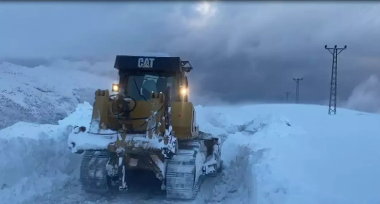 Beytüşşebap\'ta Karla Mücadele Başladı