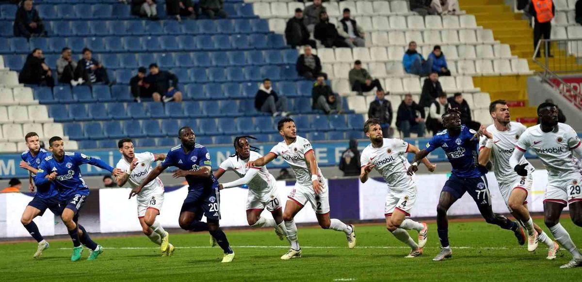 Trendyol Süper Lig: Kasımpaşa: 0 Gençlerbirliği: 0 (Maç sonucu)