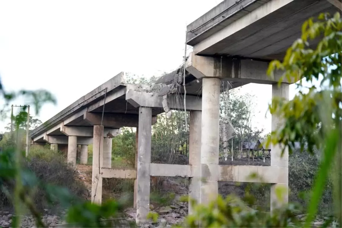 Tayland\'ın Bombaları Kamboçya\'da Can Kaybına Neden Oldu