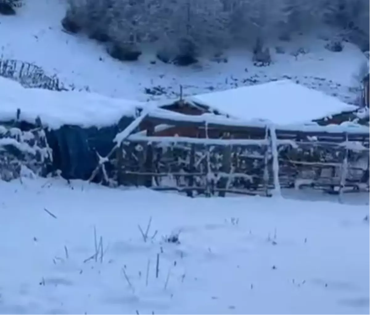 Amasya\'da Yaylalara Kar Yağdı