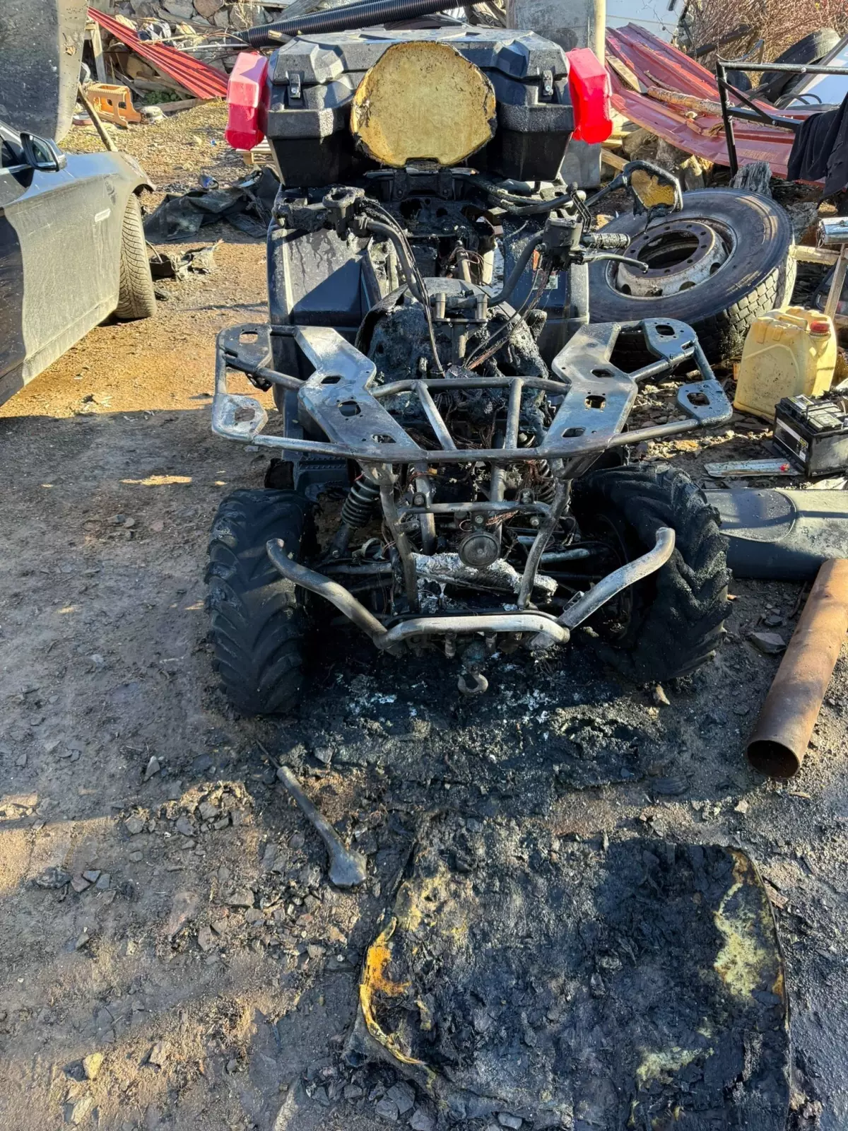 Muhtarın Araçları Kundaklandı