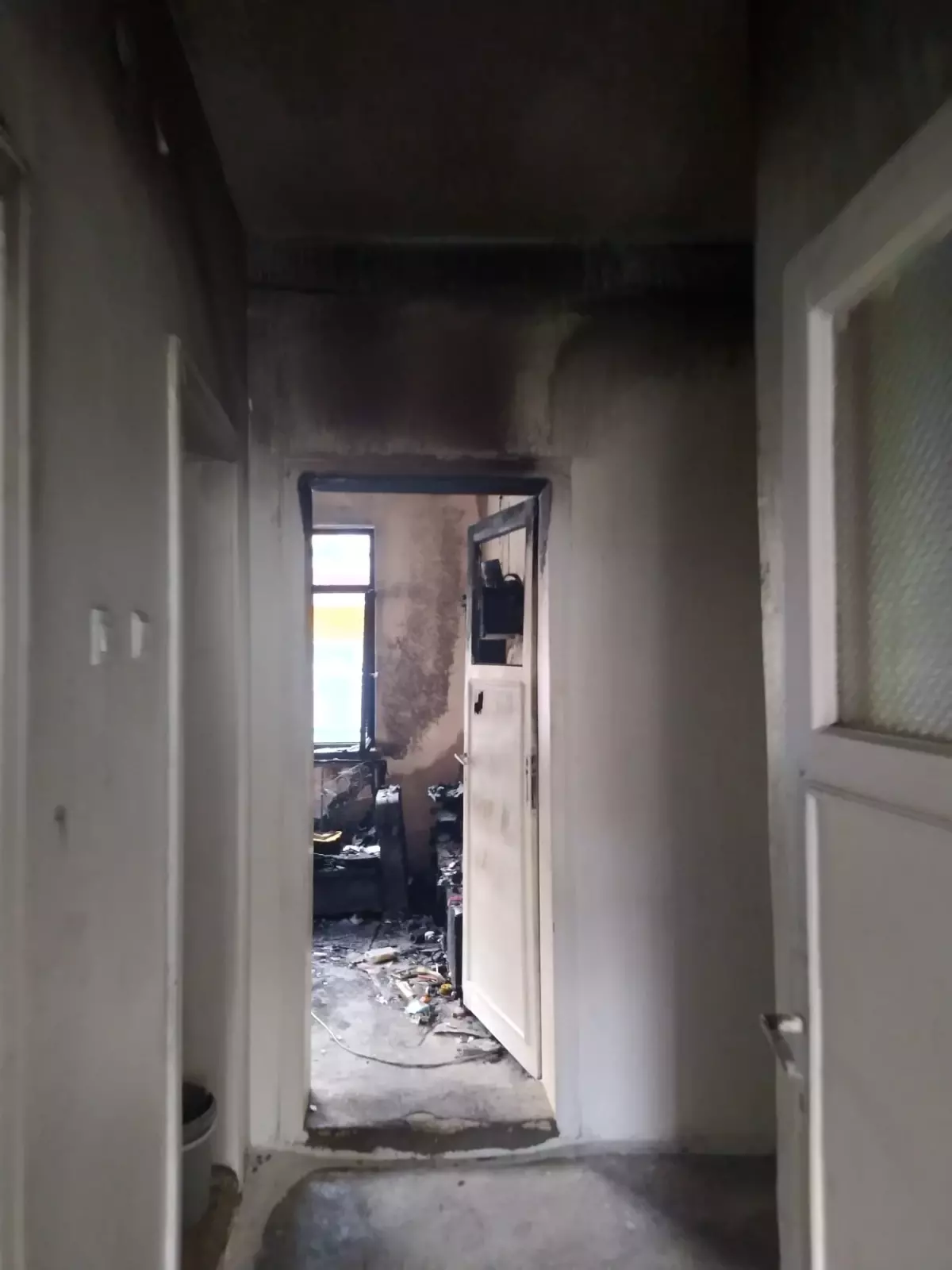 Beypazarı\'nda Yangın: Baba ve Kızları Dumandan Etkilendi