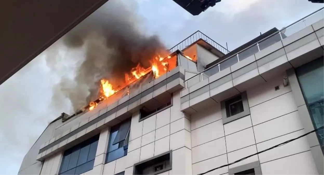 Ataşehir\'de Otelde Yangın Paniği